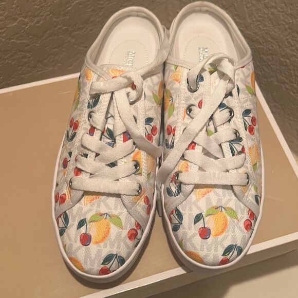 Michael Kors 7.5 Poppy Slide Sneakers Fruit Print Clogs Lemons Cherries Preppy - Picture 1 of 11